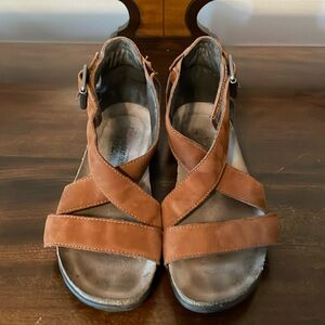 NAOT - BROWN SUEDE SANDALS 36 - 5.5